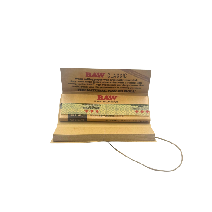 RAW Classic Connoisseur 1¼ Size Rolling Papers + Tips